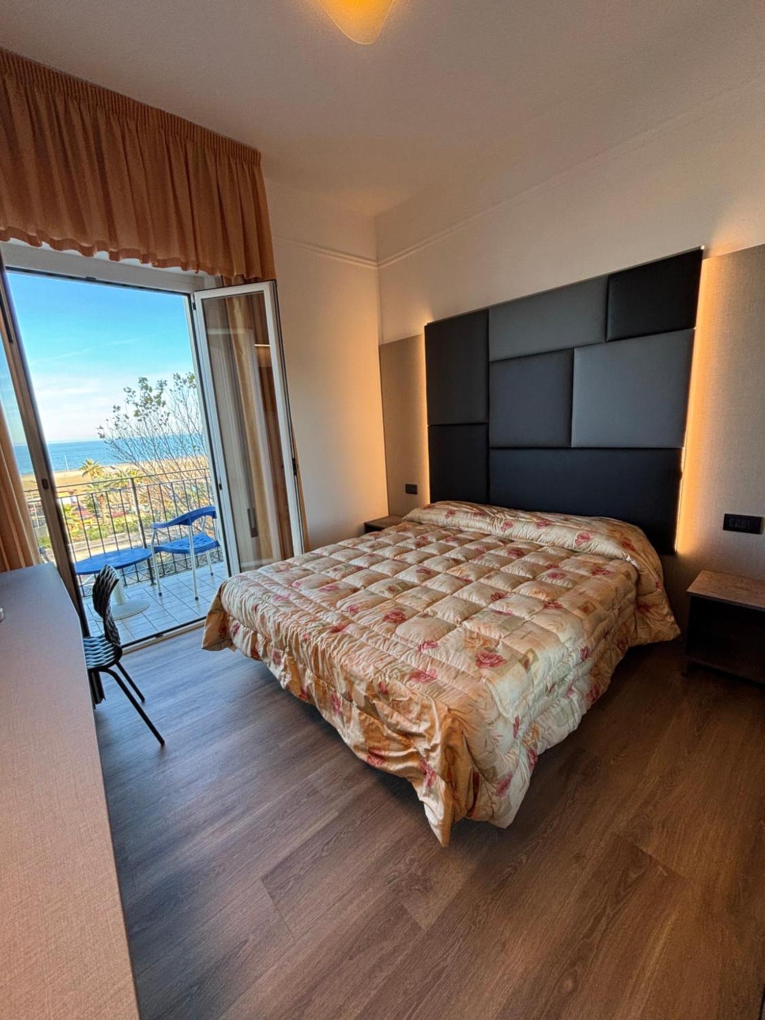 Hotel Cobalto Rimini Exteriér fotografie